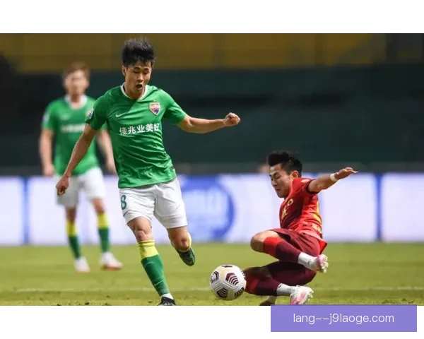 戴伟浚在上海申花难获稳定出场时间引发球迷热议与未来去向猜想 戴伟浚在上海申花难获稳定出场时间引发球迷热议与未来去向猜想